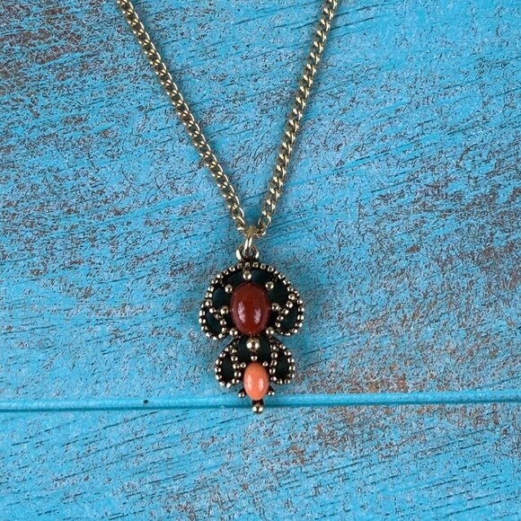 Vintage 1970's Avon Scroll Design Faux Red Cabochon Gold Tone Pendant Necklace - Picture 1 of 6
